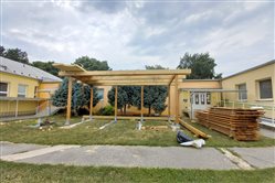 Materská škola dvor - dekoratívna grafika
